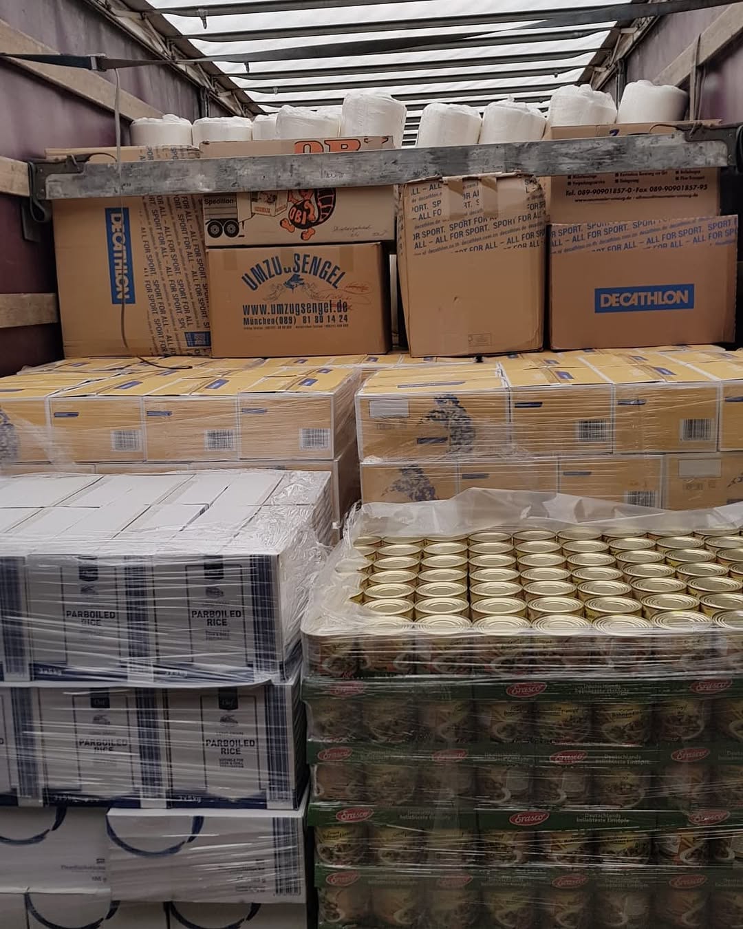 Lastwagen voller Lebensmittel für die Ukraine